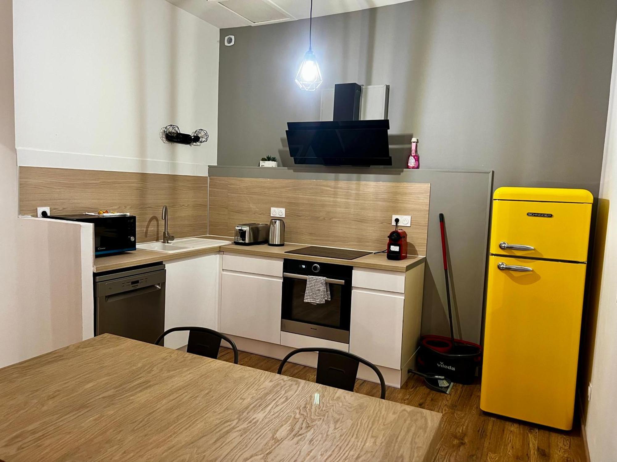 Republique - Grande La Real Apartment *
